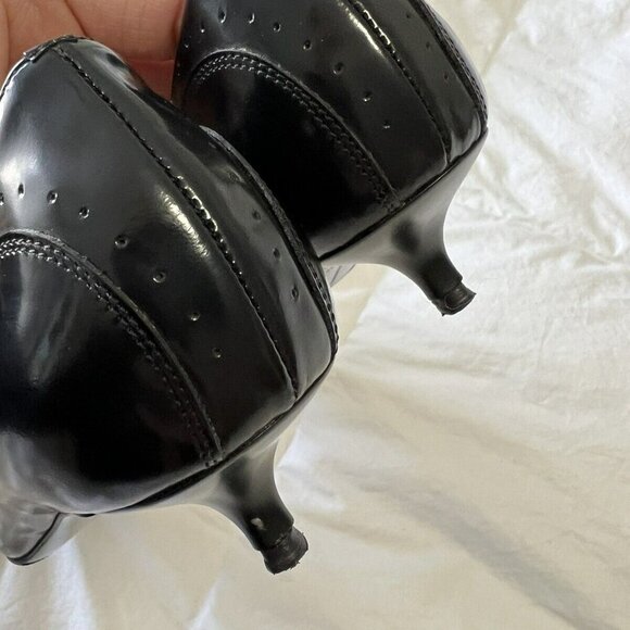 Black Tabitha Simmons Black Leather Kitten Heels~ Size 37. Wingtips - Picture 4 of 8